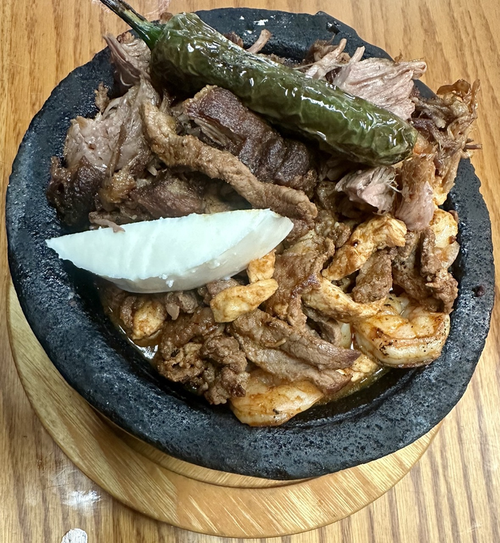73. Molcajete